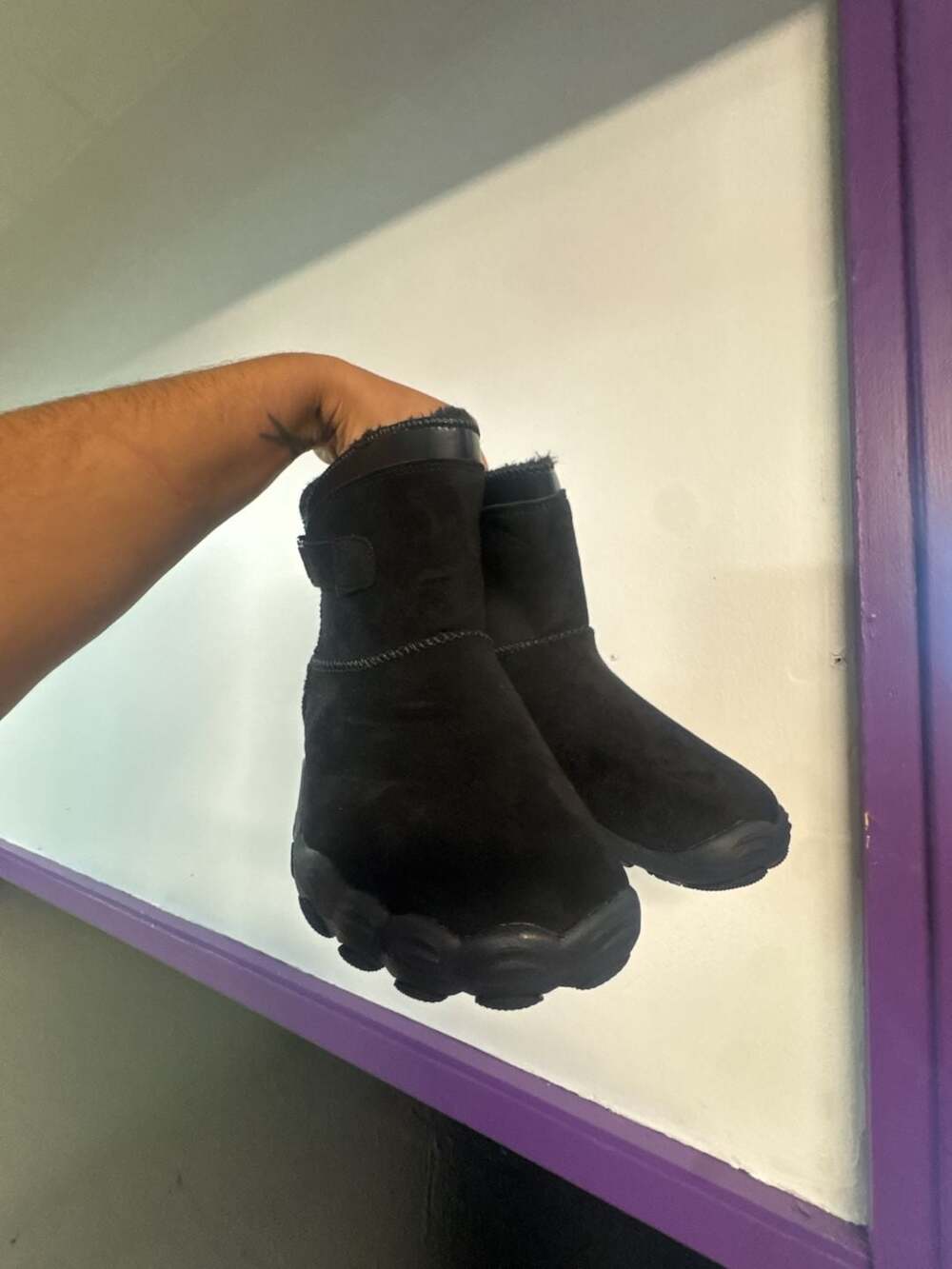 Boots - Picture 4 of 6